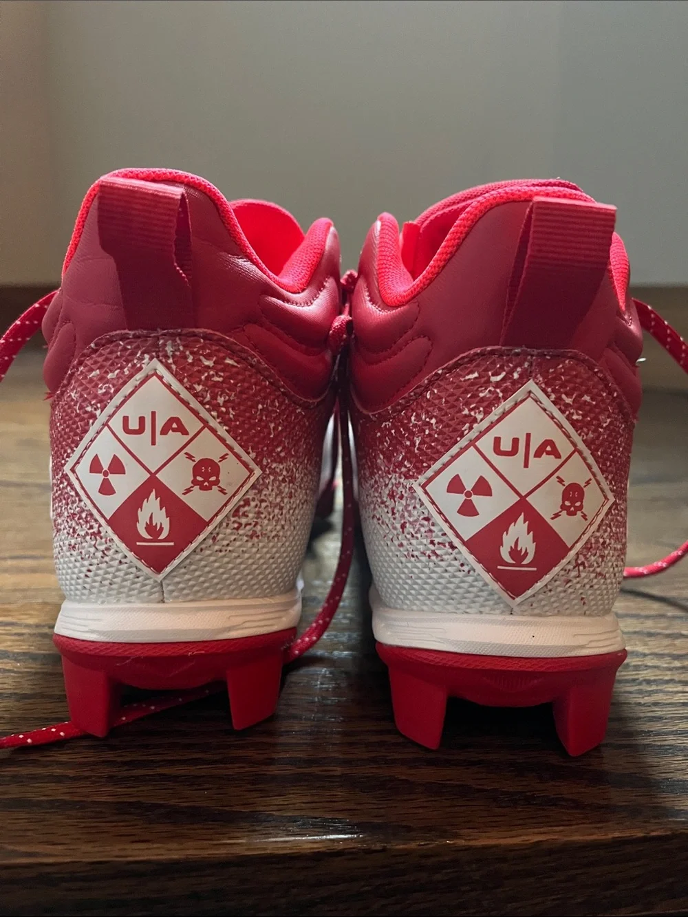 NEW NEVER WORN Under Armour Red & White Cleats, size 10